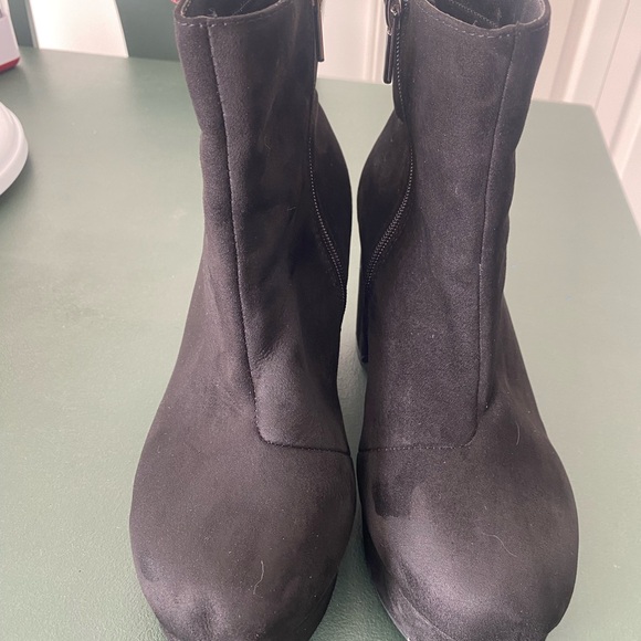 Torrid block heeled booties. Size 8WW fits closer to a 9. - Picture 8 of 11